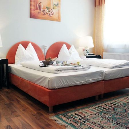 Stadthotel Restaurant Auerhahn 버클라브레크 외부 사진