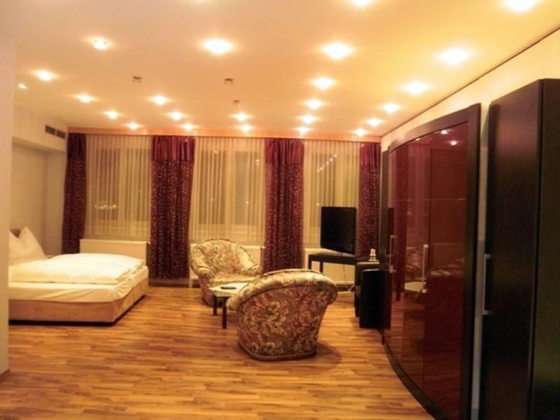Stadthotel Restaurant Auerhahn 버클라브레크 외부 사진