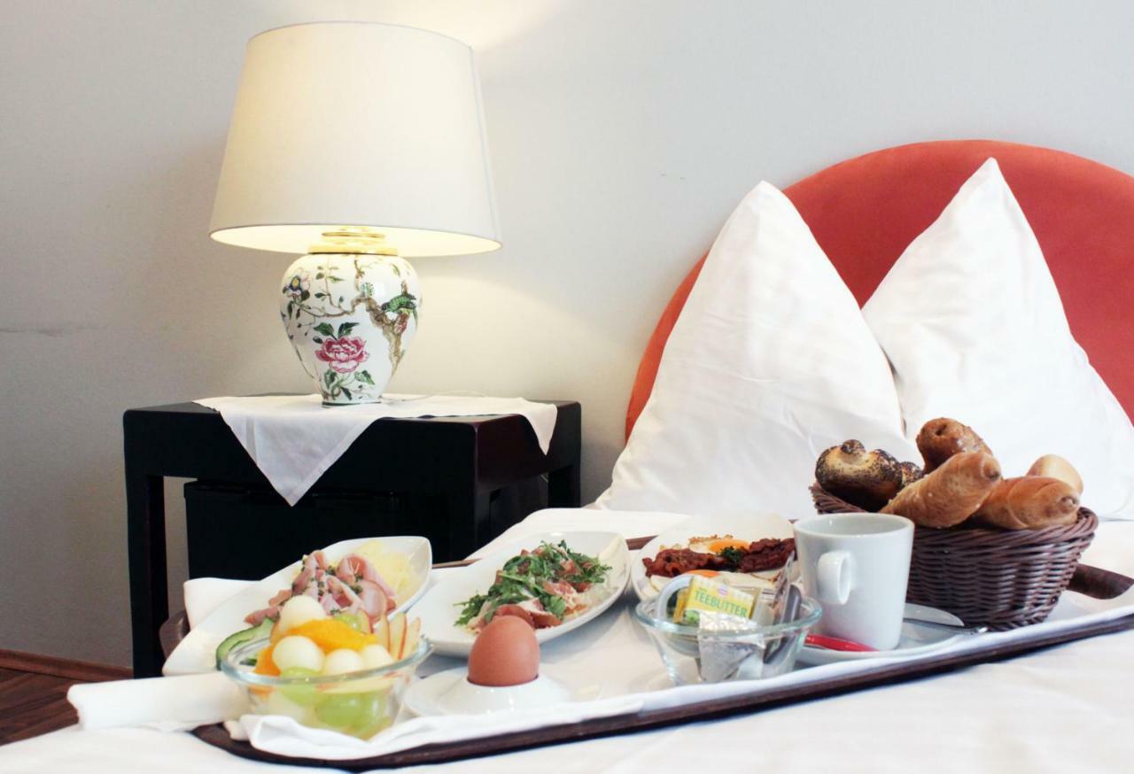Stadthotel Restaurant Auerhahn 버클라브레크 외부 사진