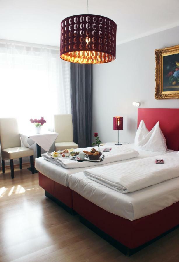 Stadthotel Restaurant Auerhahn 버클라브레크 외부 사진