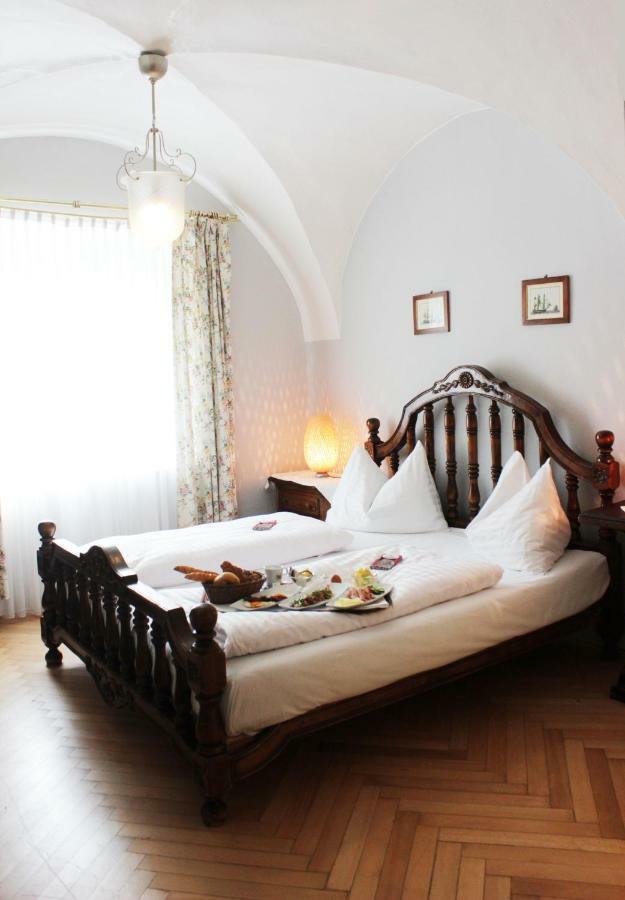 Stadthotel Restaurant Auerhahn 버클라브레크 외부 사진