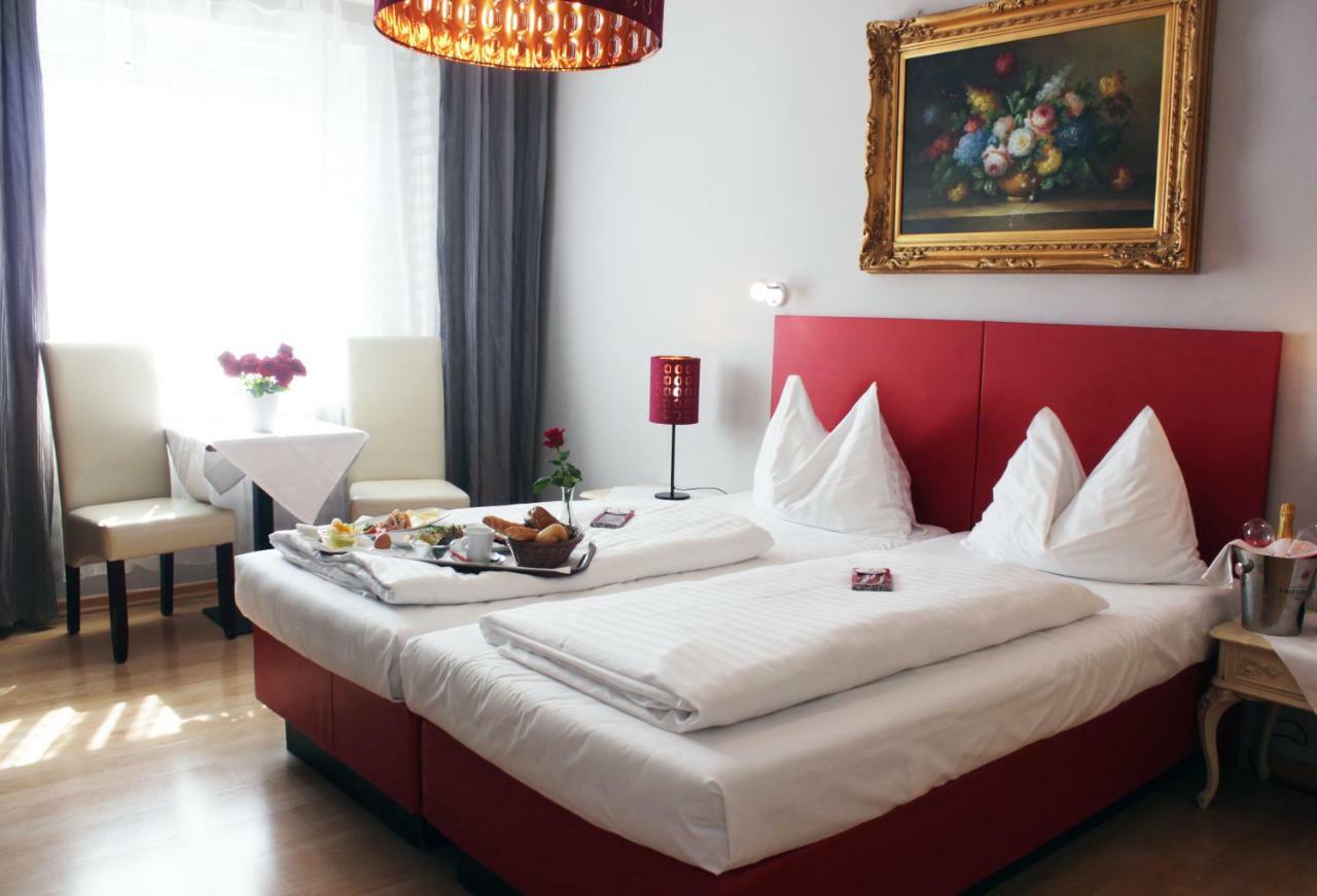 Stadthotel Restaurant Auerhahn 버클라브레크 외부 사진