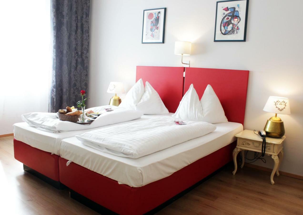 Stadthotel Restaurant Auerhahn 버클라브레크 외부 사진